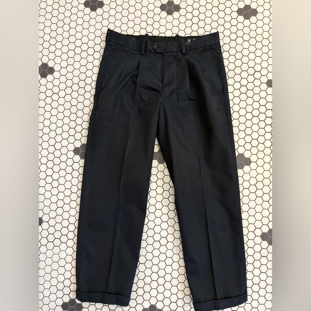 Nordstrom Men’s Classics Supima Cotton Pleated Dress Pants. Size 32x28. Navy.